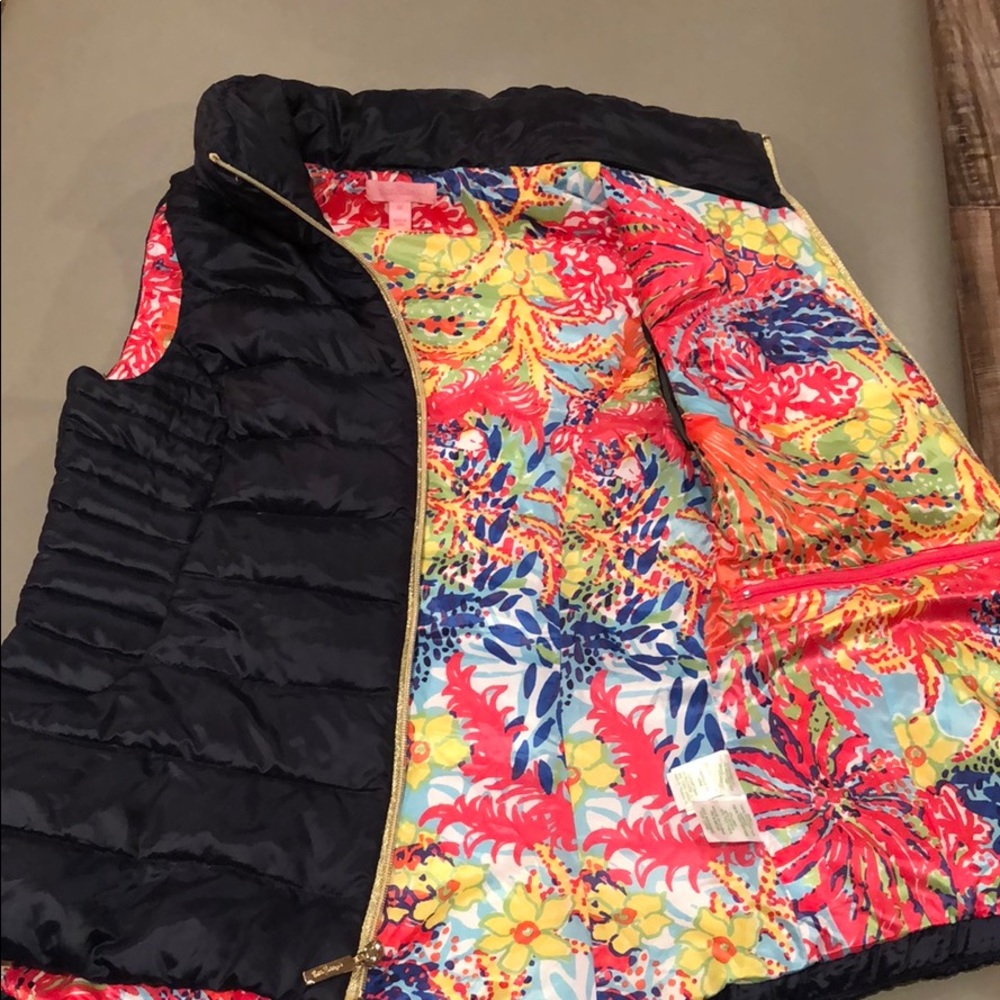 Vest - Picture 3 of 4
